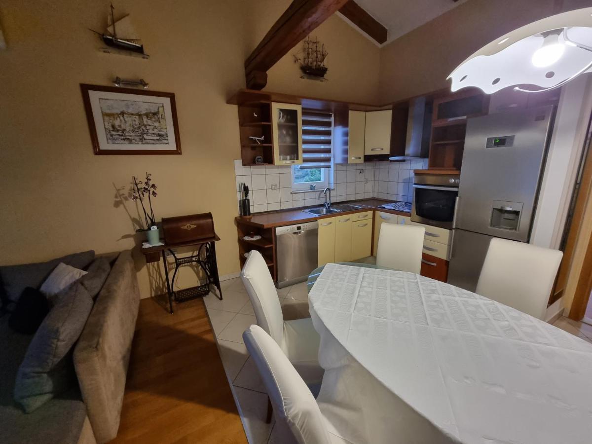 Apartments Villa Sunce Dugi Rat Exterior photo