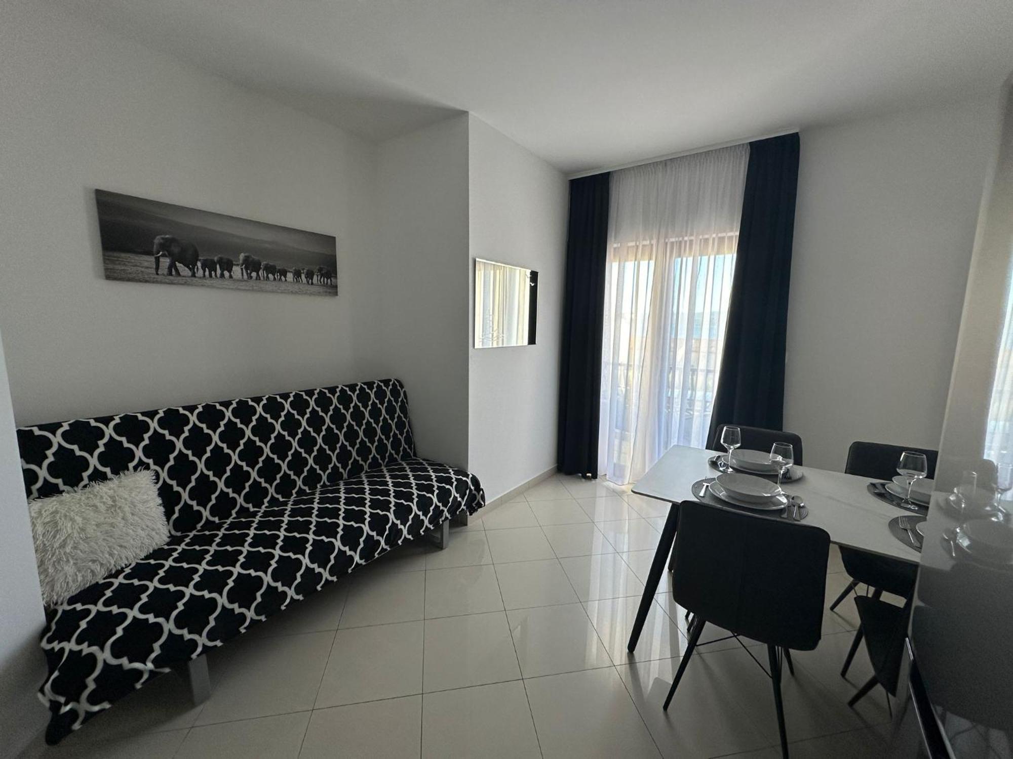 Apartments Villa Sunce Dugi Rat Exterior photo