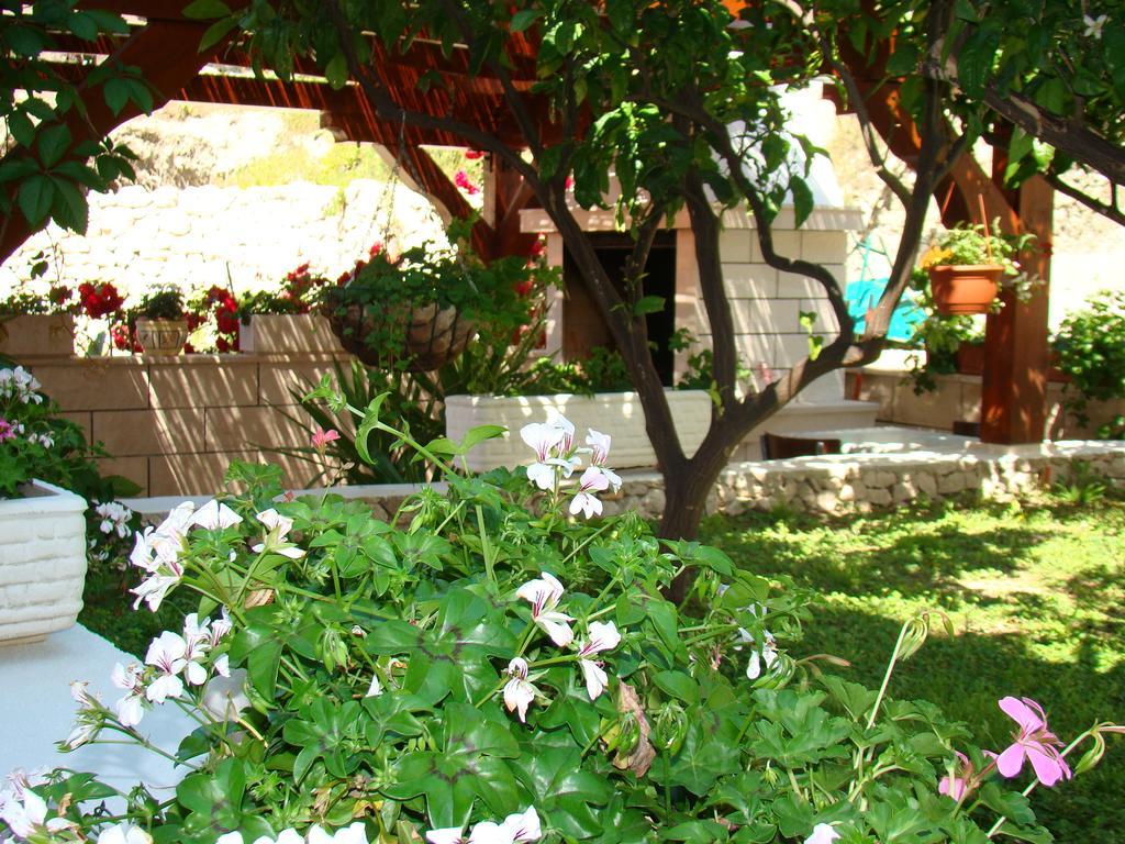 Apartments Villa Sunce Dugi Rat Exterior photo