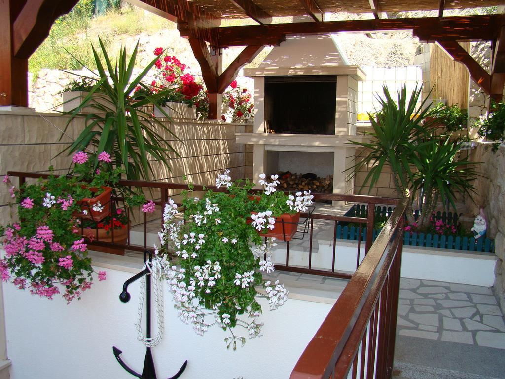 Apartments Villa Sunce Dugi Rat Exterior photo
