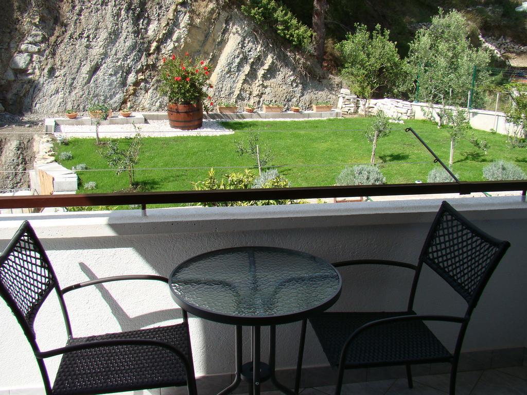 Apartments Villa Sunce Dugi Rat Room photo