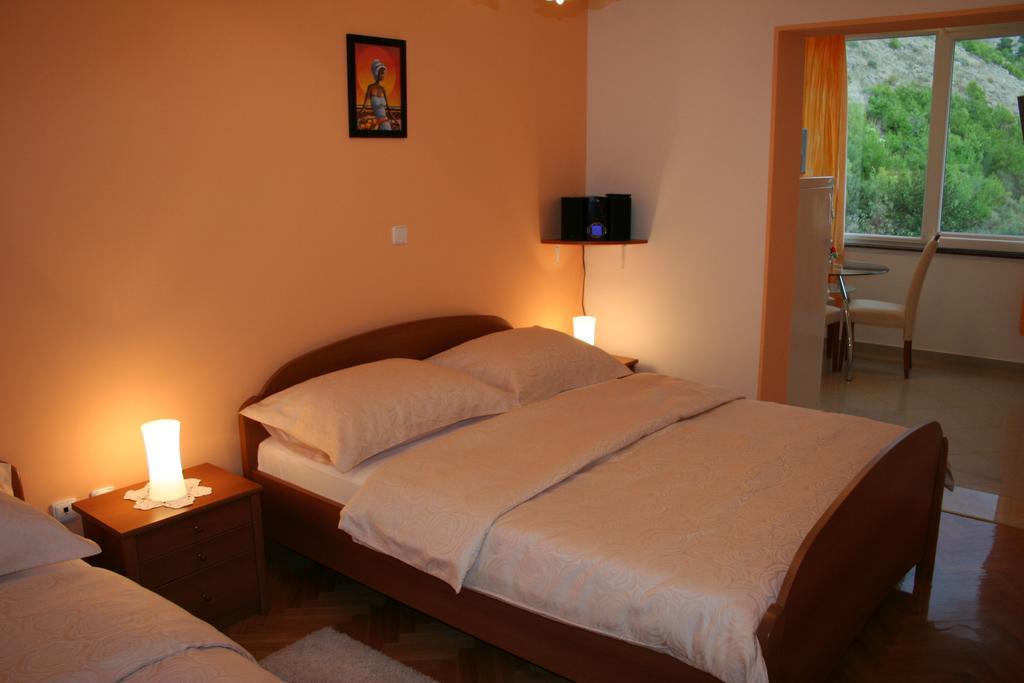 Apartments Villa Sunce Dugi Rat Room photo