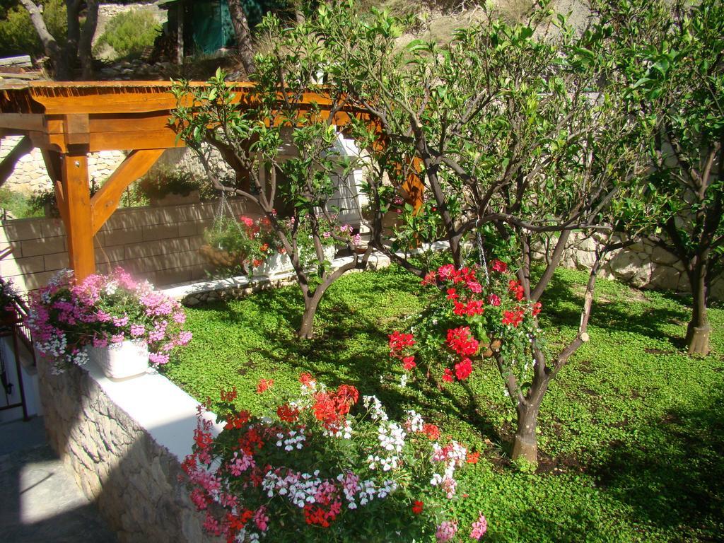 Apartments Villa Sunce Dugi Rat Exterior photo