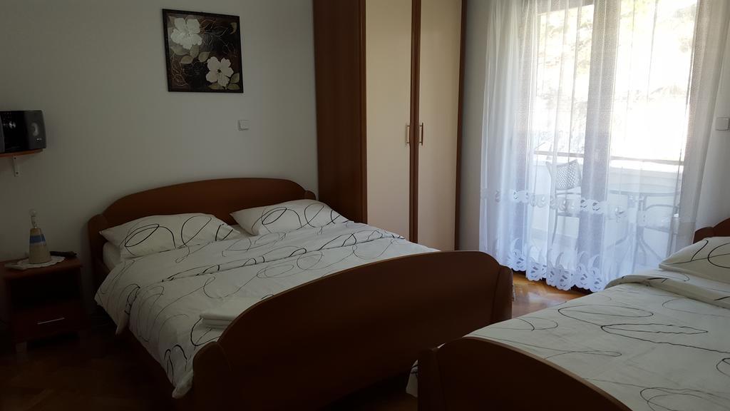 Apartments Villa Sunce Dugi Rat Exterior photo